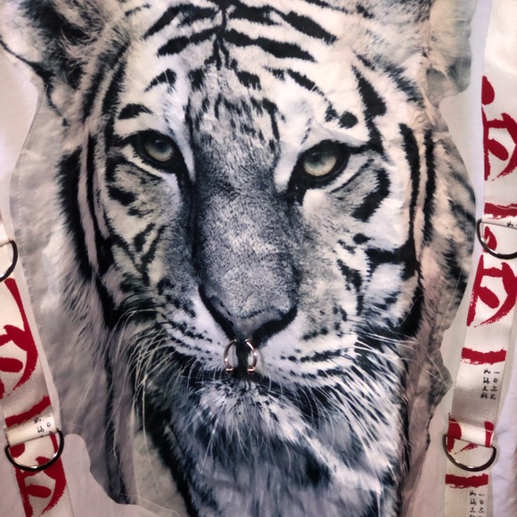 Auchan Men’s Asian Tiger T Shirt - Picture 4 of 6